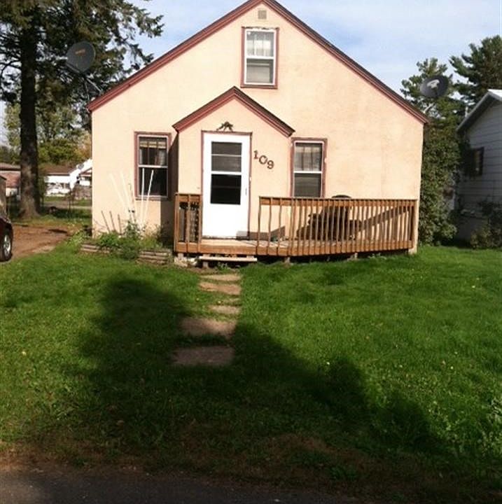 1st image of 109 2nd Ave E