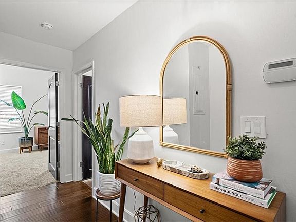 3rd image of 510 W 11th St APT 101