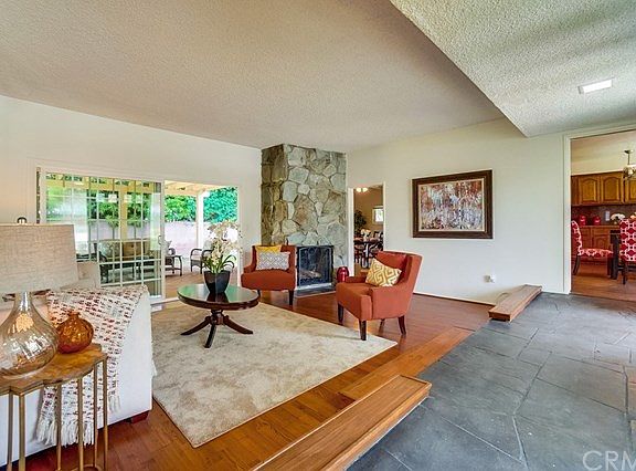 3rd image of 28 E Santa Anita Ter