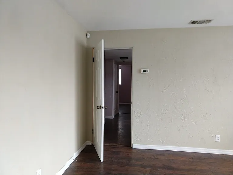 735 Fairmount Rd — Photo 7