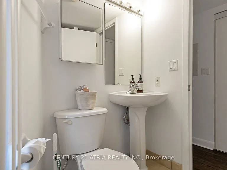 210 Victoria St #807 — Photo 13