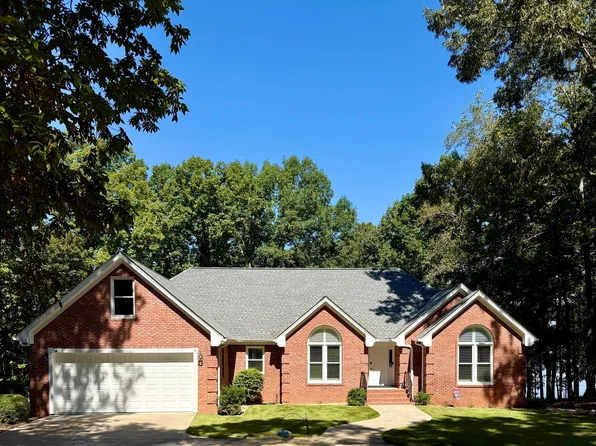 415 Long Shoals Dr, Eatonton, GA 31024