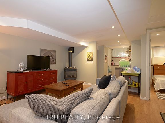 4th image of 1106 Clyde Ave Unit B