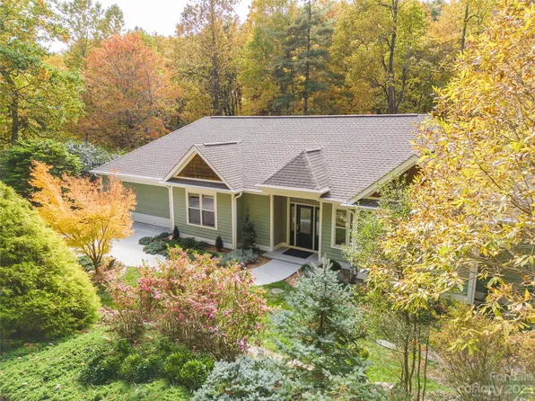 41 Silk Tree Rd, Laurel Park, NC 28739