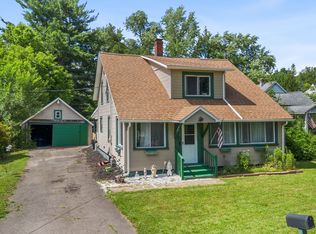 1868 Castle Gardens Rd, Vestal, NY 13850