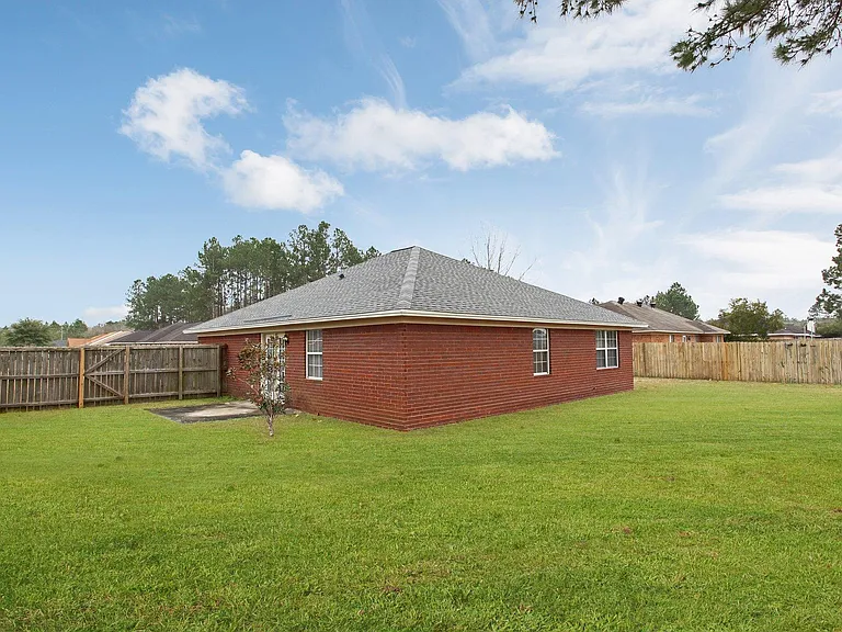 2115 Walberg Dr — Photo 46