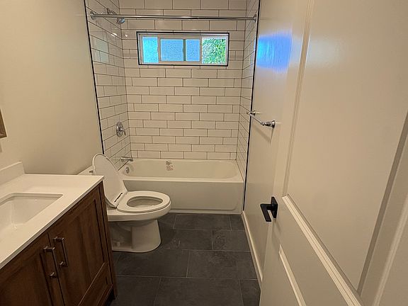 3rd image of 601 Grand Ave APT O