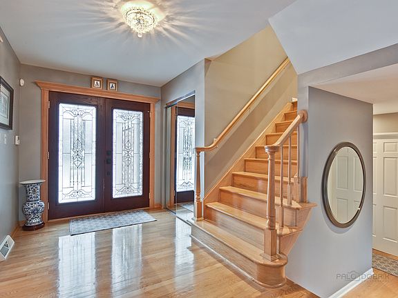 3rd image of 923 W Sparrow Ct