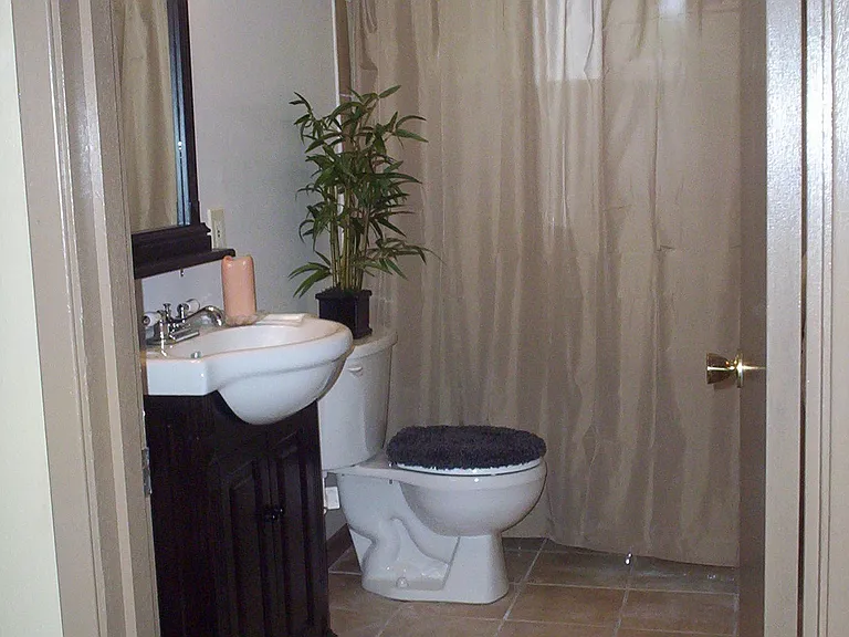 9205 Woodlawn Ave N — Photo 7