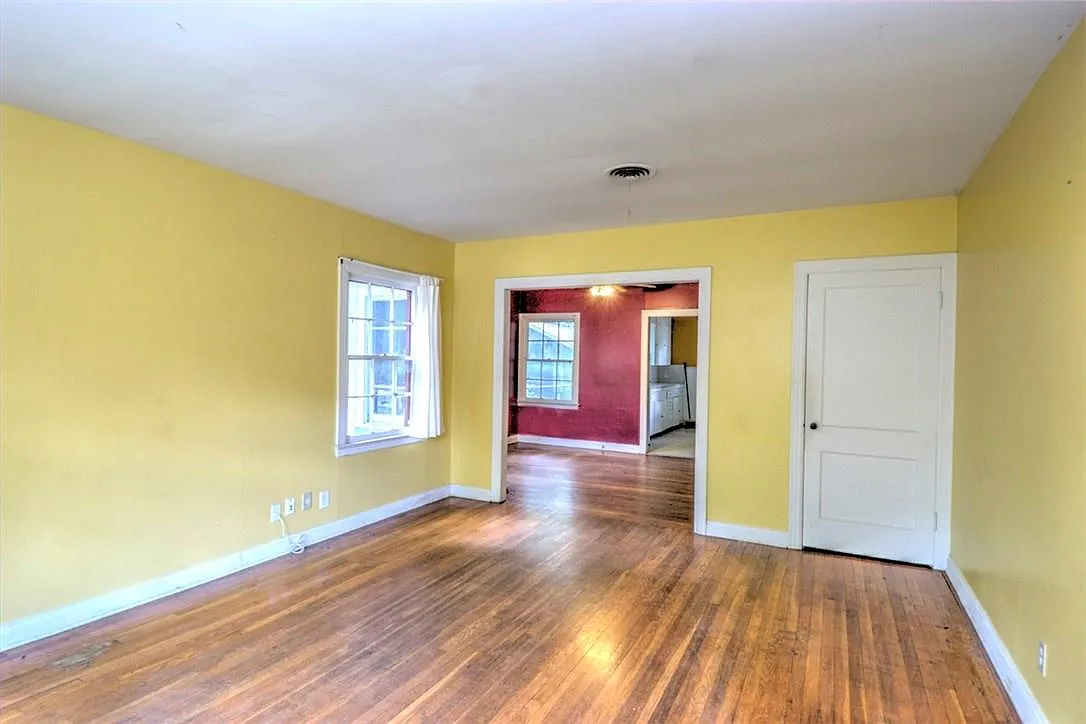 2 bed, 1.0 bath, 1116 sqft, $1,900 — Photo 4