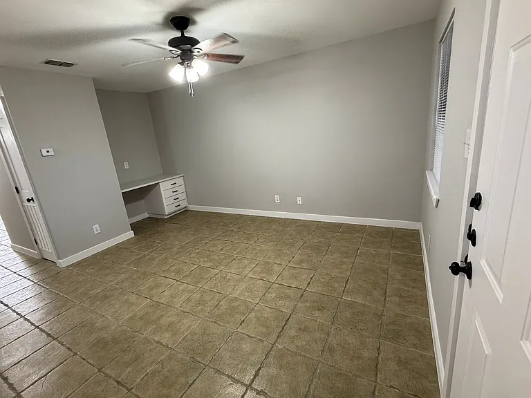 302 N Montevideo Ave #4 — Photo 4