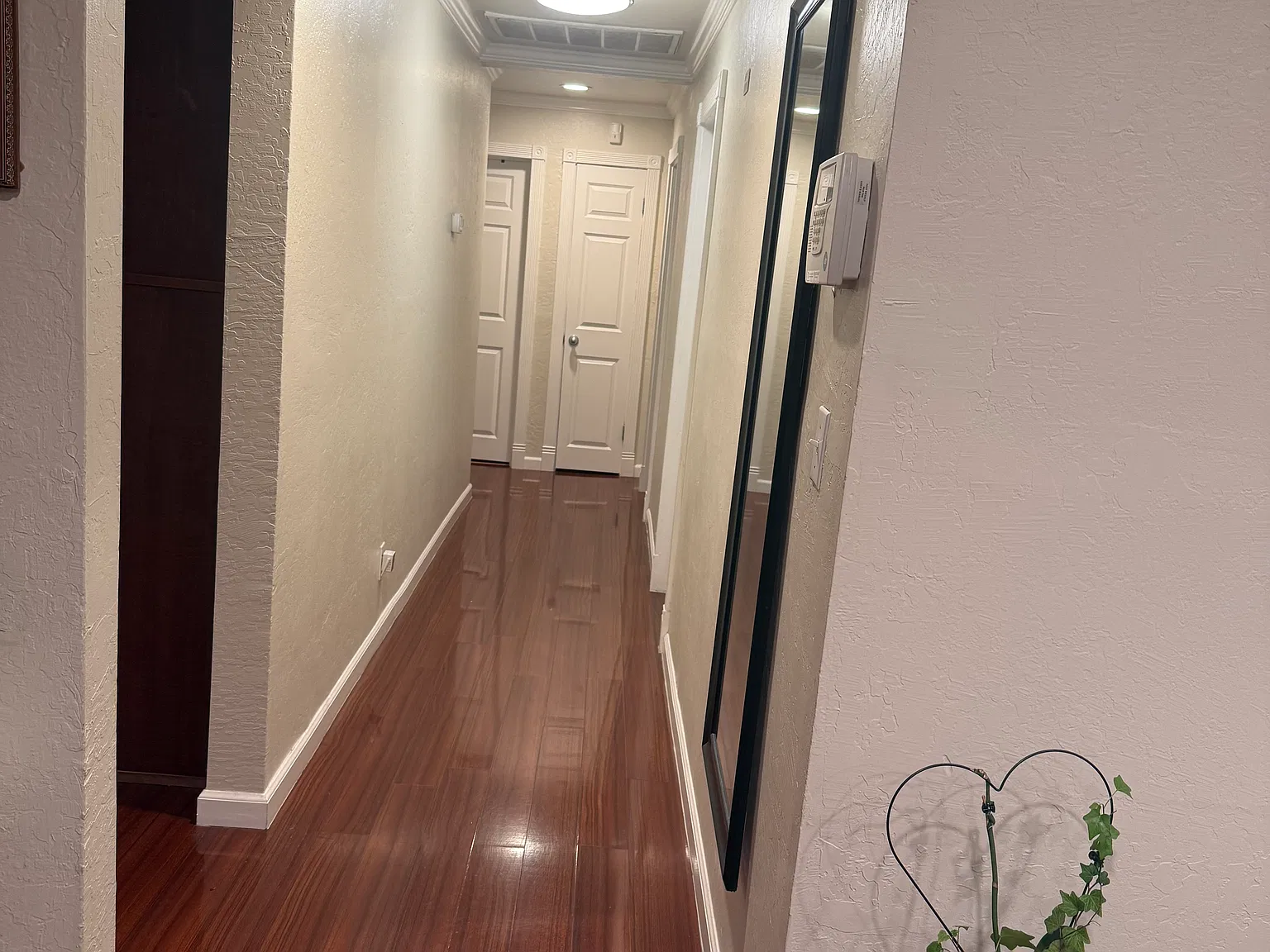 3 bed, $1,100 — Photo 3