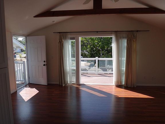 3rd image of 631 S Clementine St #2