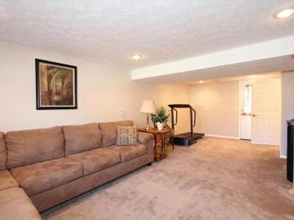 5th image of 3265 Orangeburg Ct