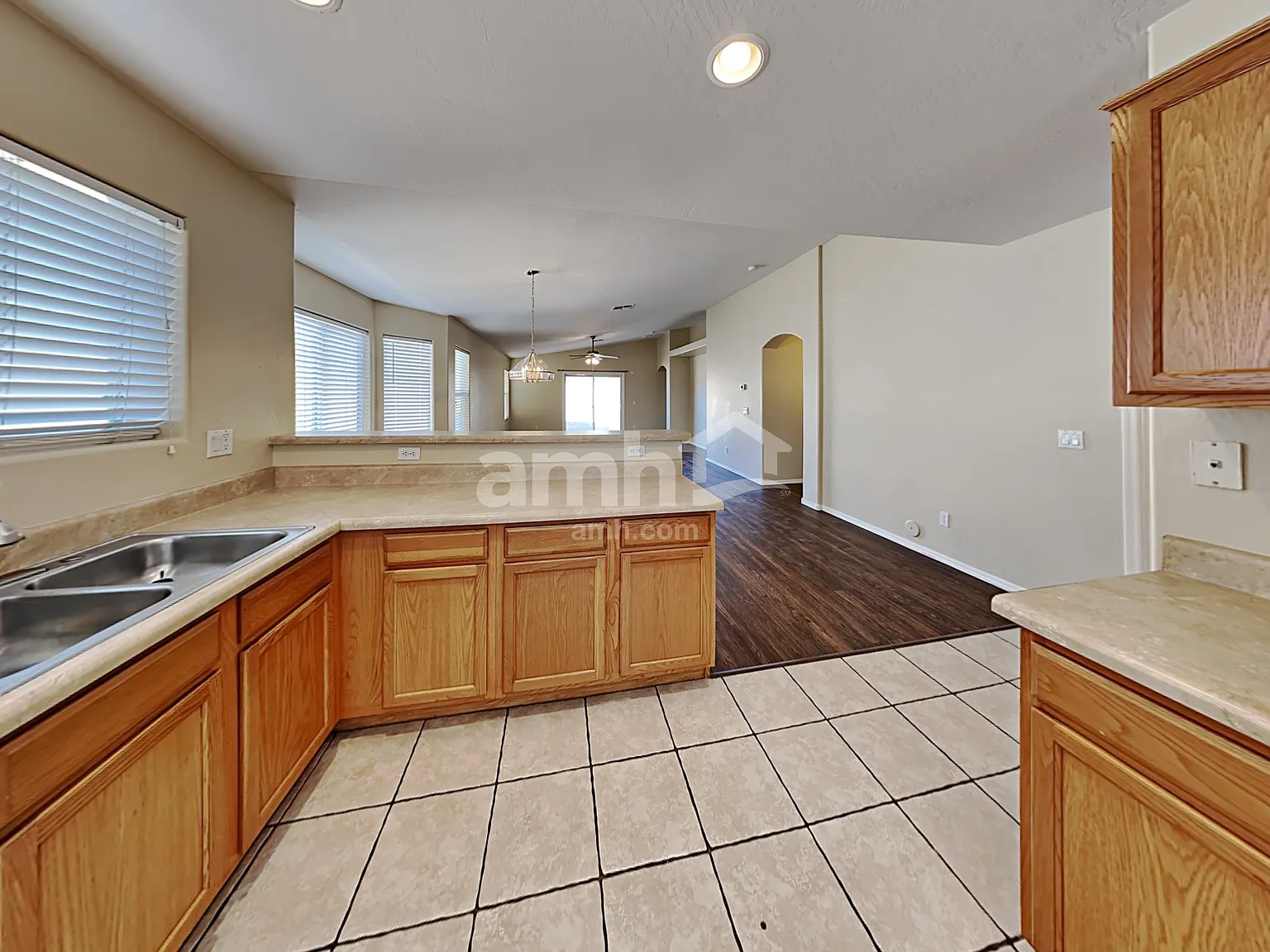 4 bed, 2.0 bath, 1715 sqft, $1,795 — Photo 4