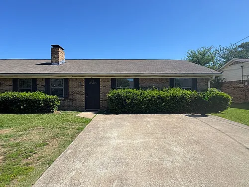 8414 Cambridge Rd Photo 1