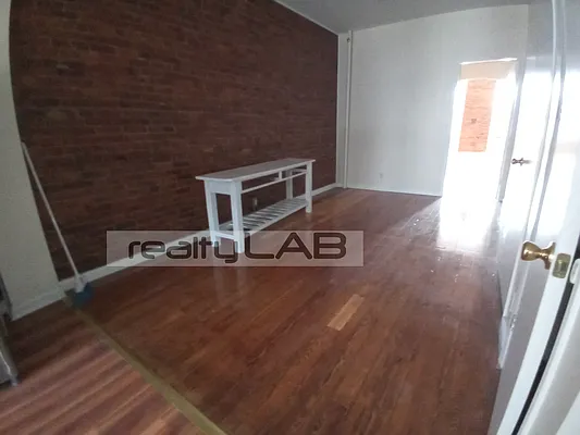 Rented by Realty Lab LLC | media 18