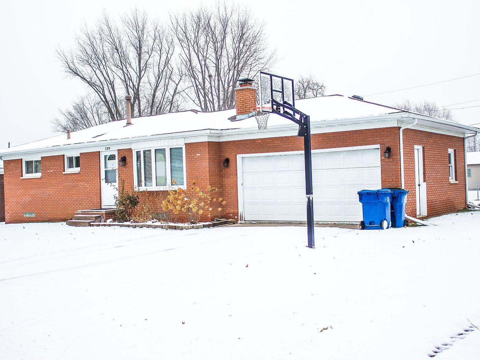 139 E 3rd St, Coal Valley, IL 61240 Zillow