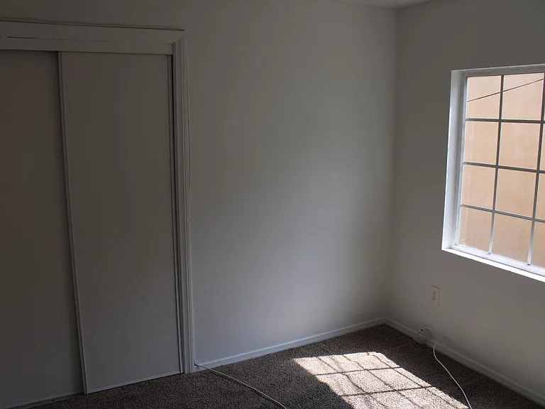 1007 Geraghty Ave — Photo 13