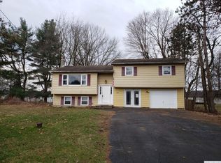 24 Allen Cir, Kinderhook, NY 12106