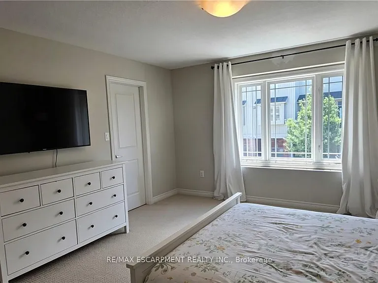 6 Chestnut Dr #9 — Photo 8