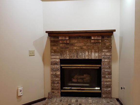 3rd image of 289 Woodlawn Dr
