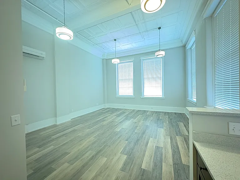 Knox High Apartments — Photo 14