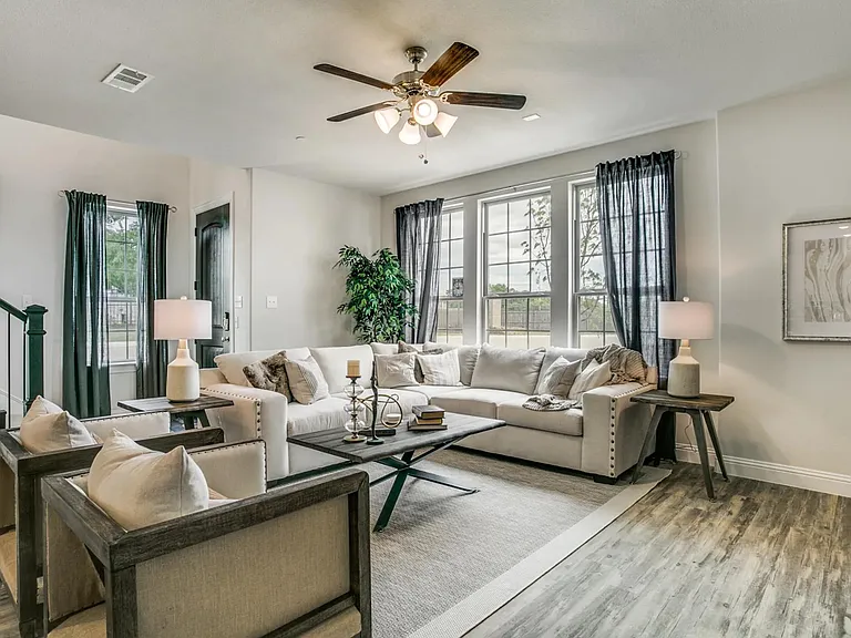 935 Ponds Edge Ln — Photo 11