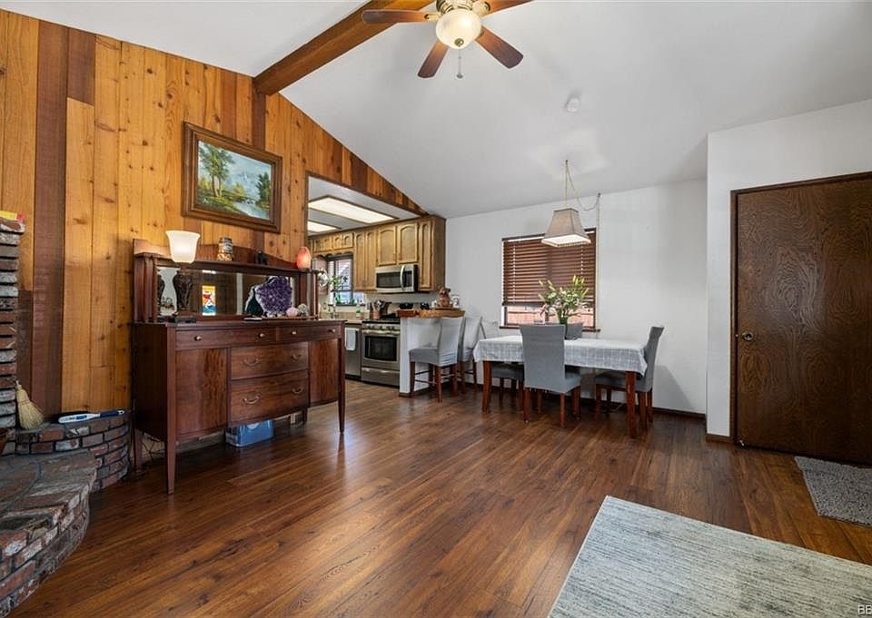 1st image of 867 Ash Ln