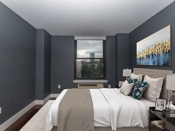 102 Christopher Columbus Drive image 4 of 22