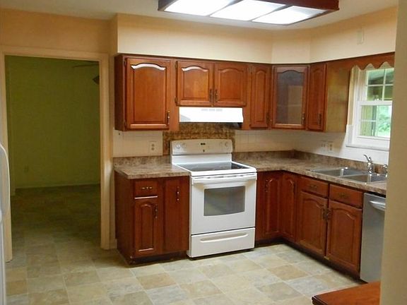 4th image of 1116 E Bridle Ln