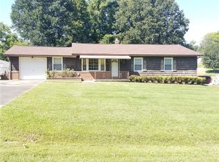 713 Phillips St, Burlington, NC 27217