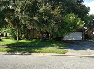 905 Cypress Wood Ln, Sarasota, FL 34243