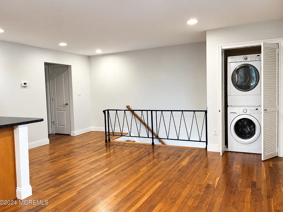 317 7th Ave #2