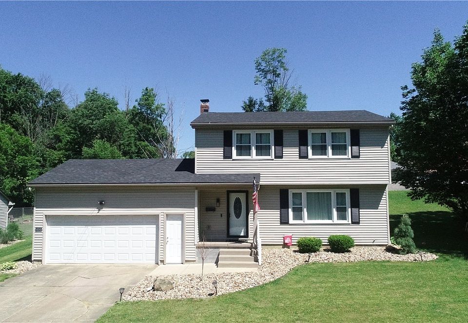 1st image of 455 Oakridge Dr