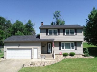 455 Oakridge Dr, Youngstown, OH