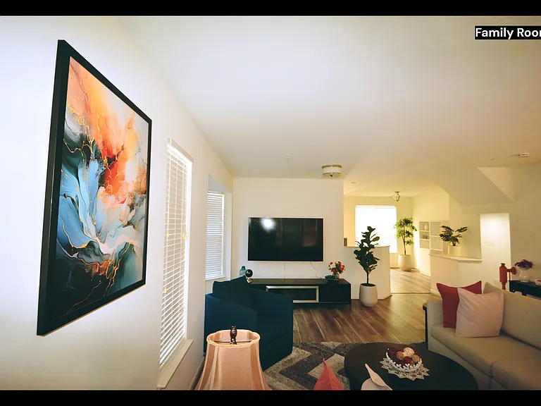1034 Lily Way — Photo 6