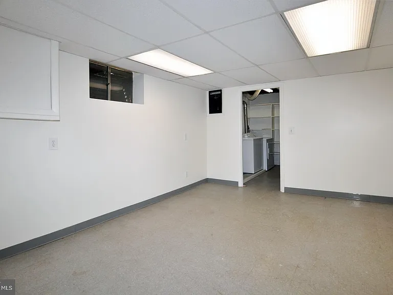 7024 Richard Dr — Photo 30