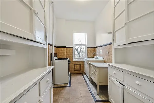 Sold by Avenue Sotheby's International Realty | media 19