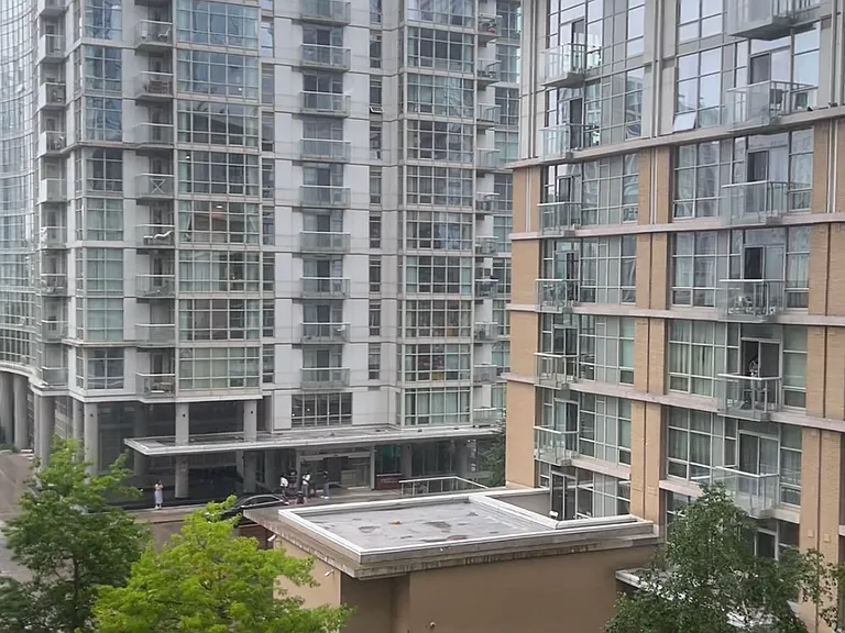 10 Navy Wharf Ct — Photo 5