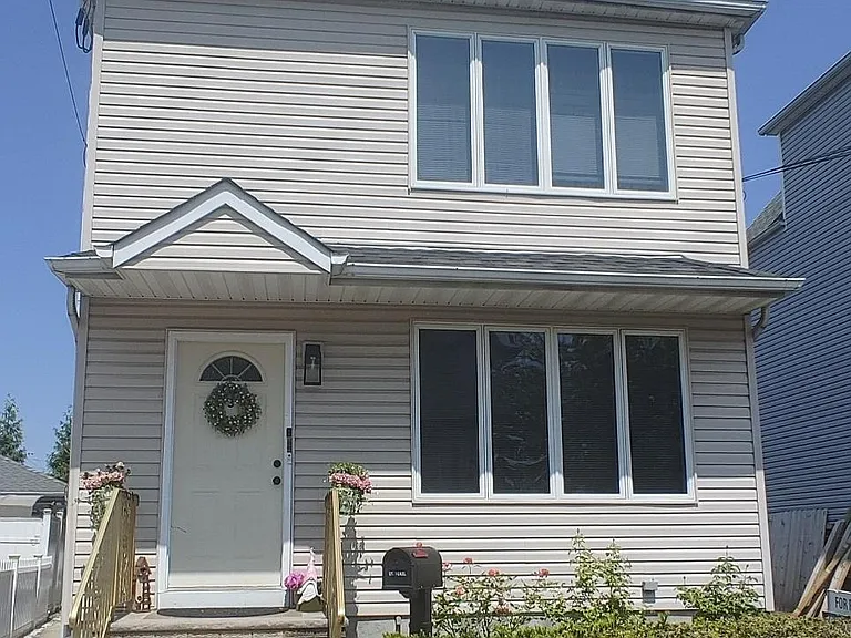 3 Locust Ln #2 — Photo 1