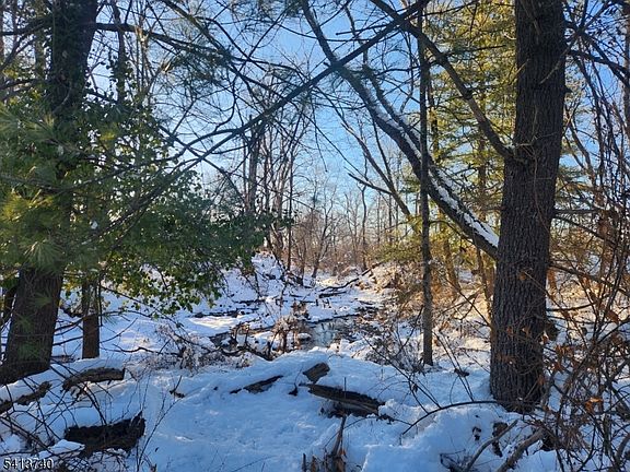 5th image of 256 Amwell Rd