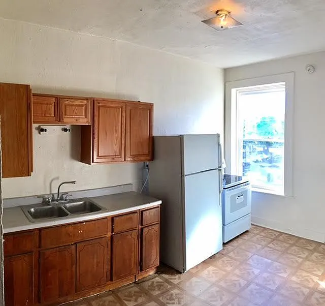 Building Photo - 3259 Oregon Ave #B