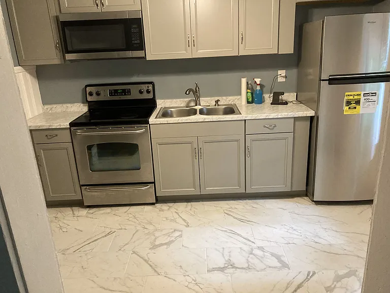 8 Christopher St #8B — Photo 1