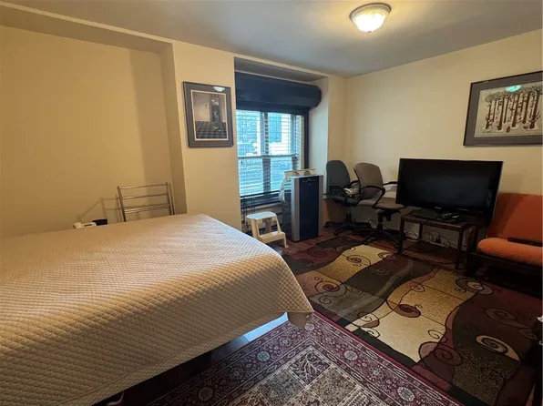 180 72nd St APT 305, Brooklyn, NY 11209