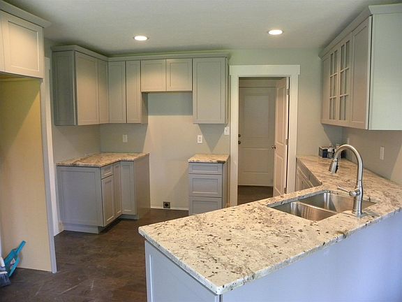 4th image of 257 Bass Haven Ln