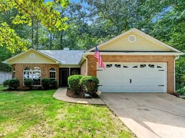 8060 Longleaf Dr, Villa Rica, GA 30180