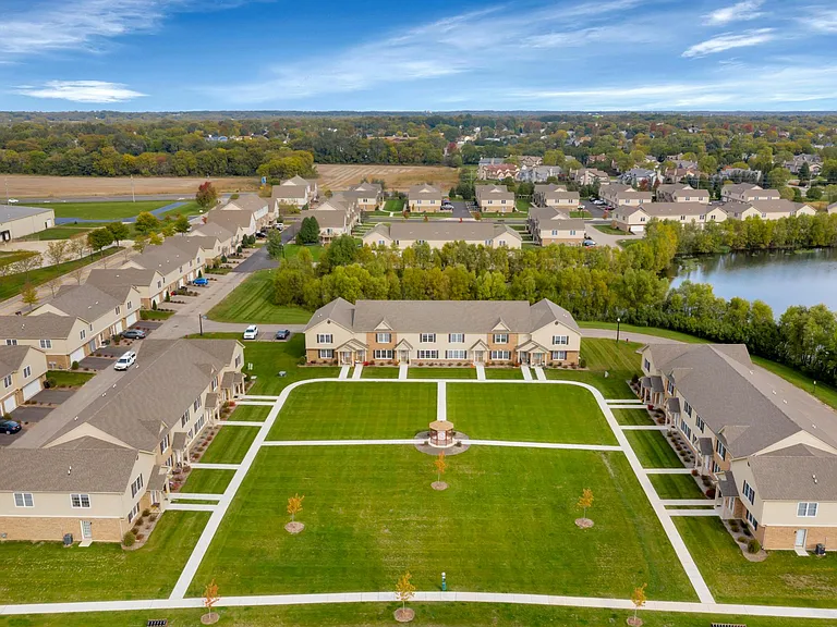 The Villas of Patriot Estates - Townhomes for Rent — Photo 8