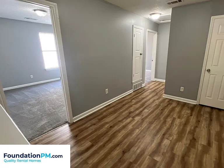 1530 Estacada Way — Photo 5