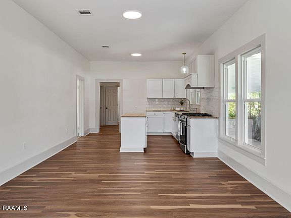 5th image of 318 Dorset St